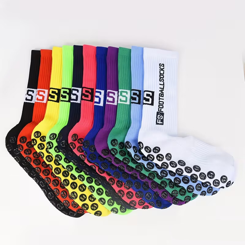 1 Pair Grippy Sports Crew Sock - đánh giá và giá Sports Socks